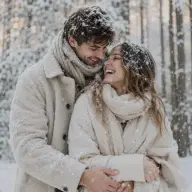 Nieve de Invierno AI couple photo style